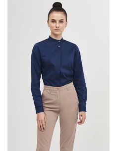 Camisa azul mujer con cierre inclinado 'Escola Hoteleria...