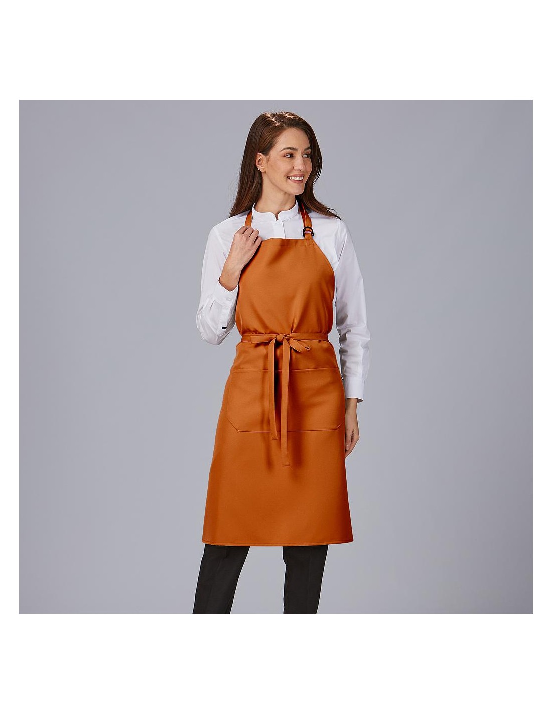 Delantal poliéster con peto