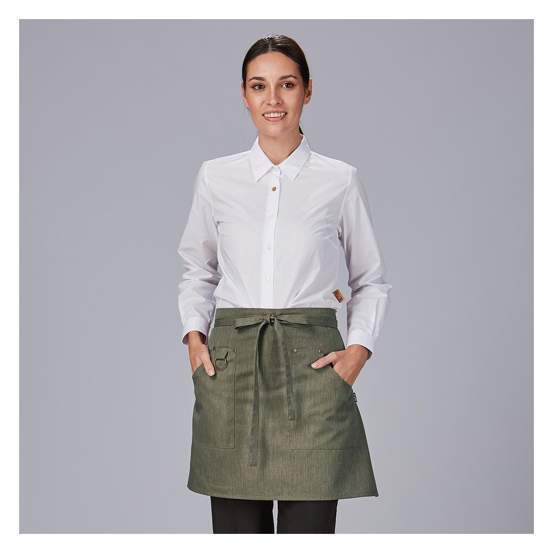 Delantal corto remaches